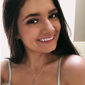 Meet your Posher, Michaela